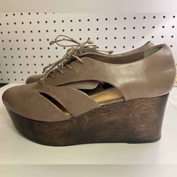 Schultz Taupe Cut Out Wooden Wedge Platform Lace Up Shoes Size 8.5B Boho Mod - Picture 5 of 16